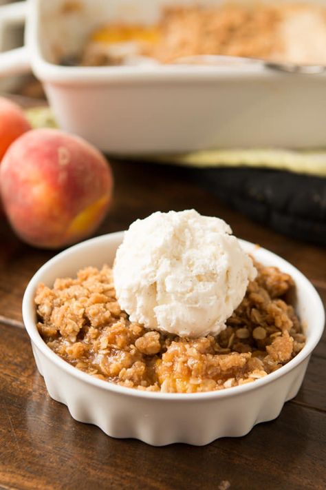 Peach Crisp - Oh Sweet Basil Fresh Peach Crisp, Easy Peach Crisp, Best Apple Crisp Recipe, Peach Crisp Recipe, Delicious Oatmeal, Peach Dessert, Best Apple Crisp, Oh Sweet Basil, Dump Cakes