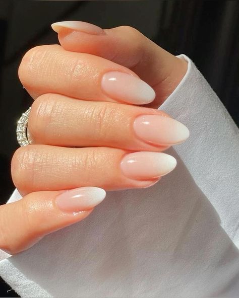 Ombre Gel Nails, Stiletto Nails Short, Colorful Nails, Casual Nails, Ombre Nail Designs, Almond Acrylic Nails, Oval Nails, Neutral Nails, Elegant Nails