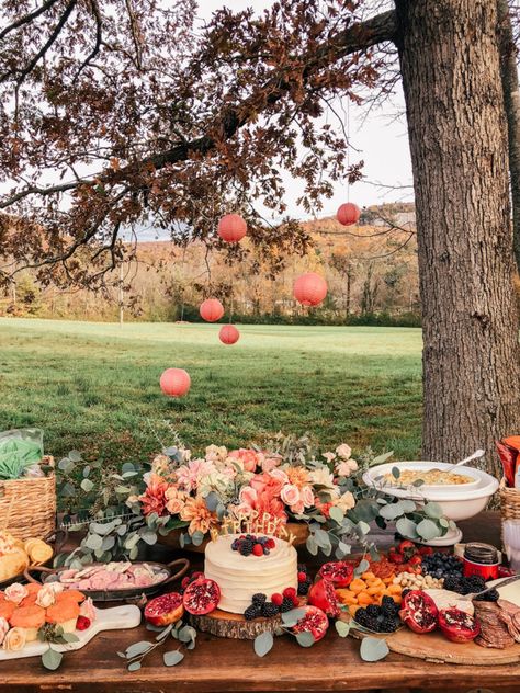 Classy Backyard Party Ideas, Birthday Garden Party Ideas For Adults, Elegant Outdoor Birthday Party, Garden Birthday Party Ideas For Adults, Fall Birthday Color Schemes, Fall Garden Birthday Party, Sweet Sixteen Outdoor Party Ideas, Fall Garden Theme Party, Aesthetic Outdoor Birthday Party