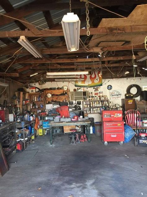 70s Garage Aesthetic, Bros Photoshoot, Old School Garage, Garage Aesthetic, Miniature Garage, Lux Lisbon, Industrial Garage, Top Movies To Watch, Haircut Selfie