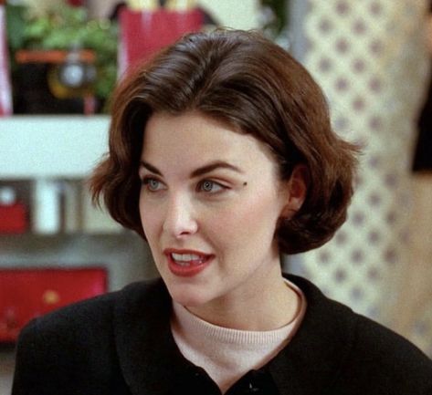 Audrey Twin Peaks, Audrey Horne, Sherilyn Fenn, Laura Palmer, Twin Peaks, Celebrity Look, Women In History, Hair Inspo, Style Icons