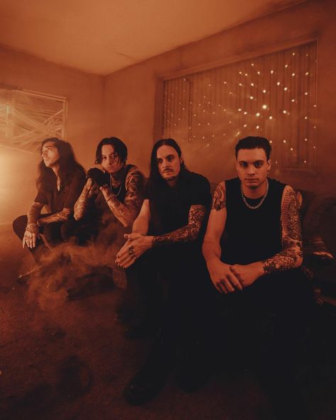 Bad Omens Band, Tatto Boys, Emo Boyfriend, Band Photography, Bad Omens, Band Pictures, Bad Decisions, Band Photos, Black Veil Brides