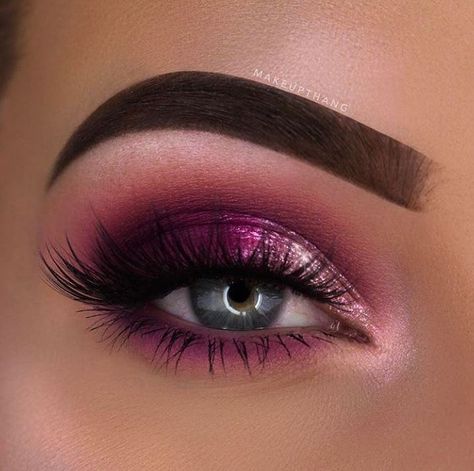 No photo description available. Make Up Designs, Smokey Eyeshadow, Purple Makeup, Cool Makeup Looks, Eye Makeup Designs, Makeup Eye Looks, Eye Makeup Art, Makeup Obsession, I Love Makeup