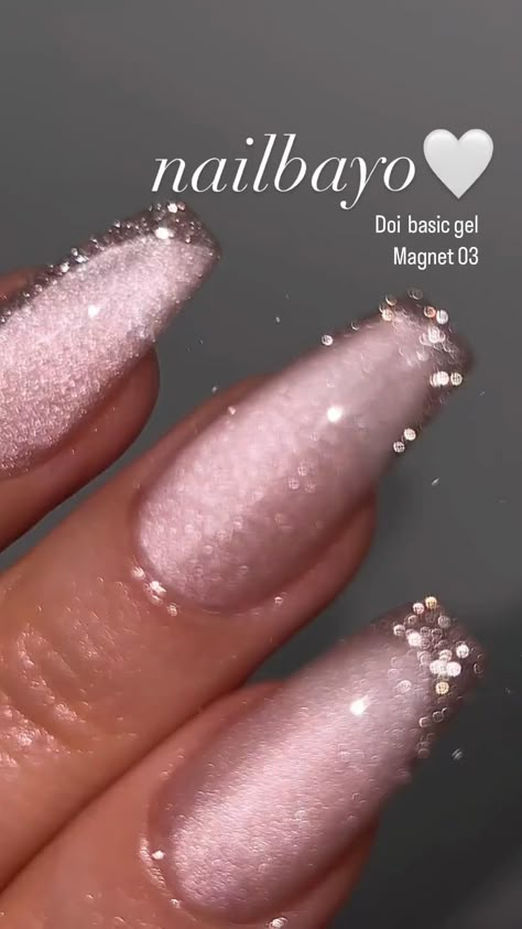 #nails #nailsinspo #unhas #unhasdegel #nailart #gelnails #shining #nailsofinstagram #cateye #inspiration Indian Nails, Eye Nail Art, Milky Nails, Glittery Nails, Subtle Nails, Fancy Nails Designs, Eye Nails, Classy Acrylic Nails, Cat Nails