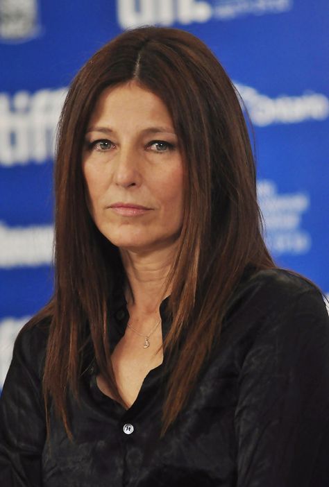 Catherine Keener, Colorful Background, Background Wallpaper, Colorful Backgrounds, Diva, To Share, Actresses, Long Hair Styles, Hair