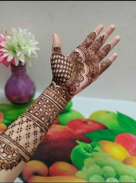 Simplest and easiest design ❤ અરબી મહેંદી ડિઝાઇન, Sathiya Design Mehandi, Hastmelap Mehandi Design, Pero Ke Mehandi Design, Hatheli Mehndi Design Simple, Hand Mehndi, Hand Henna, Hand Tattoos, Simple Designs