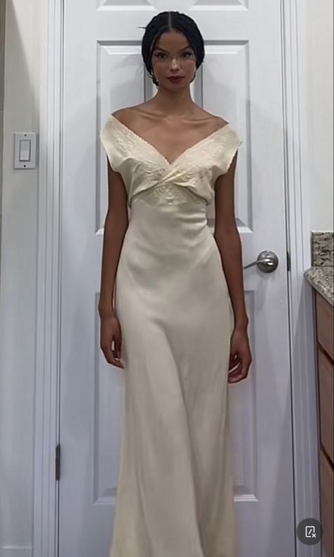 Video Tiktok, Modern Vintage Fashion, Prom Dress Inspiration, Travel World, Photography Lifestyle, Fashion Styling, Mode Inspo, Glam Dresses, Wedding Dress Inspiration