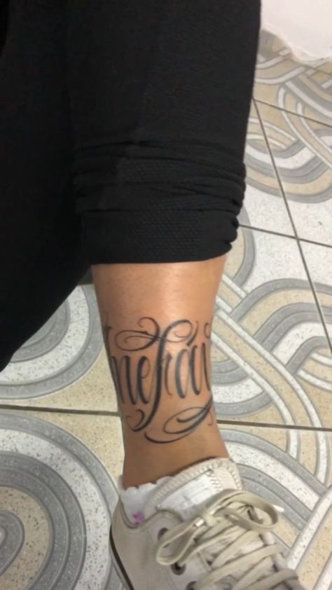 Ankle Lettering Tattoo, Name Tattoo On Leg, Back Of Leg Tattoos, Rosary Tattoo, Chicano Lettering, Tattoo Feminina, Foot Tattoo, Name Tattoos, Word Tattoos