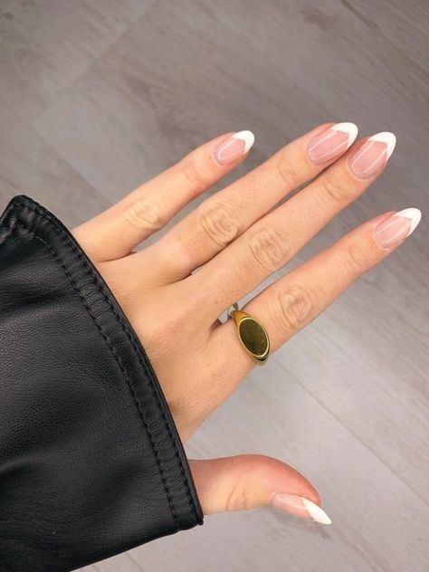 Colour French Tip, Short Nails Oval, Short Mail, Do It Yourself Nails, Small Nails, Shine Nails, Simple Acrylic Nails, Nail Tattoo, Nail Jewelry