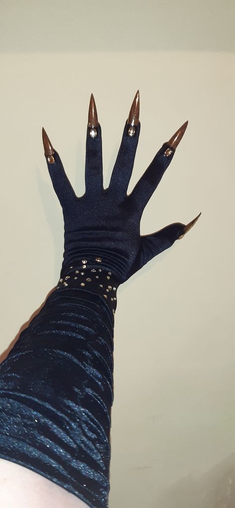 Goth Queen, Long Black Gloves, Drag Queen Costumes, Black Gold Nails, Black Nails With Glitter, Drag Queen Outfits, Queen Nails, Elbow Length Gloves, Pink Stilettos