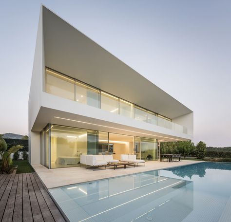 Minimal Villa, Modern Villas, Houses Design, Gibson Es, Ibiza Town, Box Houses, Minimalist Architecture, Dream House Exterior, Futuristic Architecture