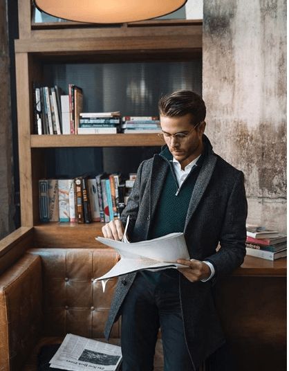 Para propuestas L'Oréal Business Man Photography, Smart Casual Office, Future Man, Business Portrait Photography, Mens Business Casual Outfits, Corporate Portrait, Man Office, Portrait Photography Men, Business Photoshoot