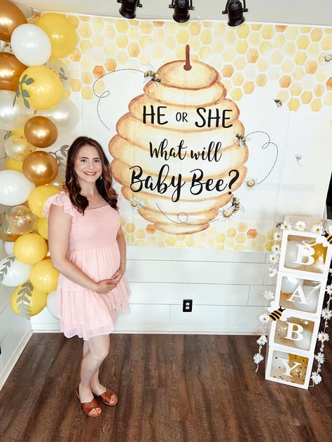 What Will Baby Bee Gender Reveal, Bee Theme Gender Reveal Party, Honey Bee Gender Reveal, Bee Themed Gender Reveal, What Will Baby Bee, Shower 2023, Baby 2024, Gender Reveal Baby Shower Themes, Twin Gender Reveal