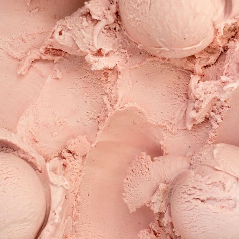 Strawberry Ice Cream Aesthetic, Ice Cream Pool Party, Ice Cream Aesthetic, Cold Treats, Cream Aesthetic, Strawberry Ice Cream, Chocolate Strawberries, Party Treats, Frozen Desserts