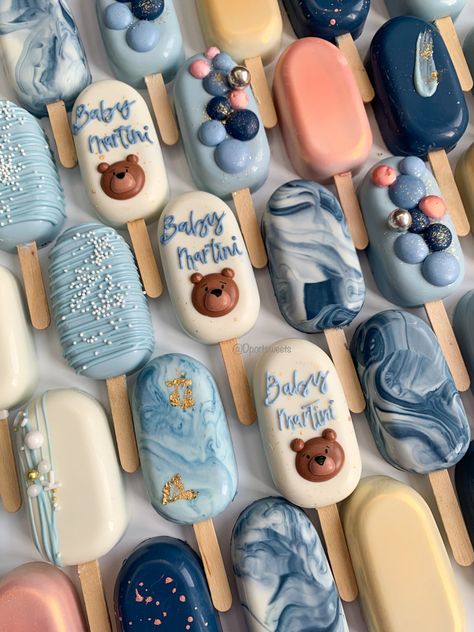 Teddy Bear Baby Shower Ideas, Bear Baby Shower Ideas, Cakesicles Ideas, Bear Baby Shower Cake, Gateau Baby Shower, Bear Baby Shower Theme, Classy Baby Shower, Cake Pop Decorating, Idee Babyshower