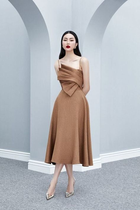 9aa42b31882ec039965f3c4923ce901bdesc44686024ri Choli Pattern, Draped Midi Dress, Draped Midi Dresses, فستان سهرة, Brown Dress, Classy Dress, Midi Dresses, Model Dress, Simple Dresses