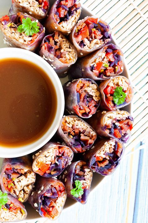 Julienne Carrots, Spring Roll Dipping Sauce, Rice Paper Rolls Recipes, Rice Paper Spring Rolls, Savory Rolls, Shredded Tofu, Crispy Rice Paper, Rice Paper Recipes, Egg Substitutes