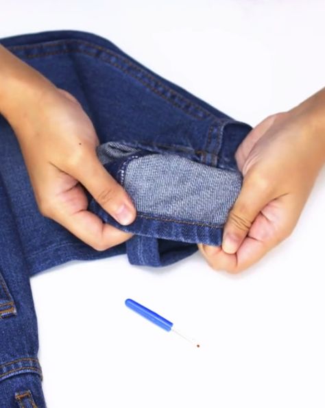 How to make your jeans the perfect length — even if they were originally too short What To Do When Your Jeans Are Too Short, How To Add Length To Jeans, Add Length To Jeans, Jeans Too Short, Tiy Diy, Alter Jeans, Crafts Room Decor, Altering Jeans, Jeans Tutorial