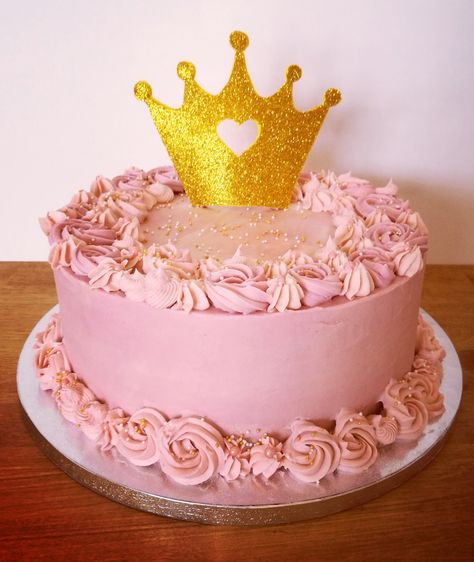 Single Tier Princess Cake, Pink Birthday Cake Princess, Pink And Gold Princess Cake, Princess Cake Simple, Her Royal Fiveness Birthday Cake, Crown Cake Princess, Simple Princess Cake Ideas, Small Princess Cake, Diy Princess Cake