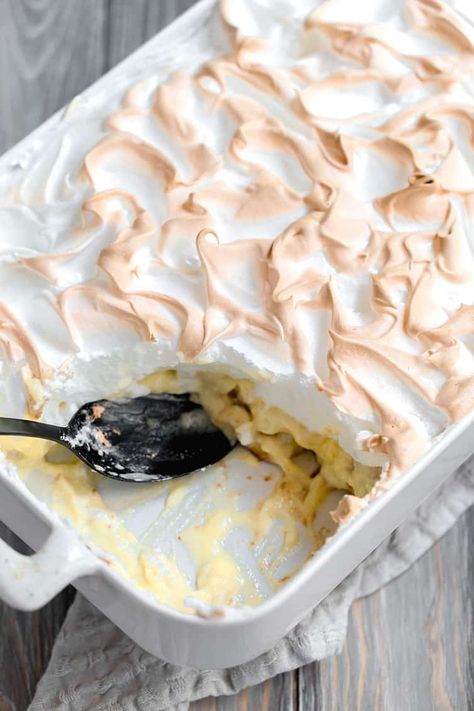 Banana Pudding Southern, Southern Banana Pudding Recipe, Old Fashioned Banana Pudding, Banana Desserts, Homemade Vanilla Pudding, Brown Eyed Baker, Southern Banana Pudding, Banana Pudding Recipe, Homemade Banana Pudding