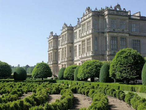 Historic Houses - The Elizabethan Manors of England Longleat House, Out Houses, English Architecture, Country House Wedding Venues, English Manor Houses, Castles In England, English Manor, Castle House, Beautiful Castles