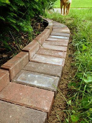 Reading Garden, Brick Garden Edging, Taman Diy, Jardim Diy, Brick Path, Brick Garden, Desain Lanskap, Easy Landscaping, Landscape Edging