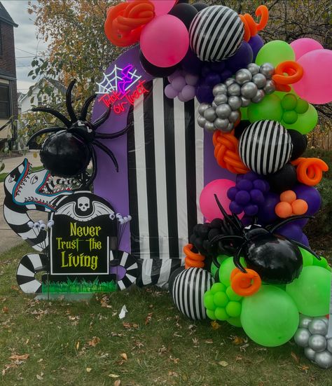 It’s showtime ✨🤩 A little Beetlejuice Halloween fun 🍭🍬🍫 #buffaloballoons #buffalony #buffalo716 #716balloons #wny #wnyballoons #beetlejuice #beetlejuiceballoons Beetlejuice Halloween, Never Trust The Living, Buffalo Ny, Beetlejuice, 3rd Birthday, Halloween Fun, Balloons, Halloween, Birthday