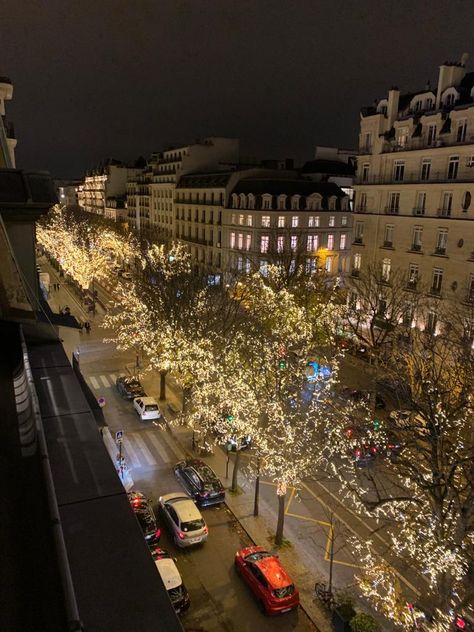 Avenue montaigne Paris Mood, Girl In Paris, Avenue Montaigne, Master's Degree, Paris City, Future City, Going On A Trip, Travel Aesthetic, Winter Christmas