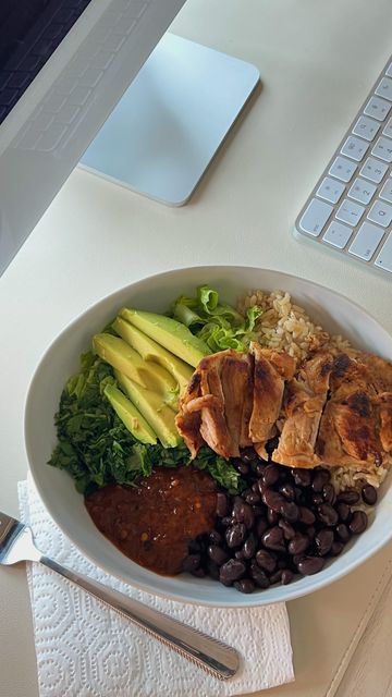 Burrito Bowl Aesthetic, Lime Chicken Bowl, Burrito Bowl Chicken, Seasoning For Chicken, Leana Deeb, Chicken Marinate, Healthy Burrito Bowl, Chicken Thigh Seasoning, Salsa Avocado