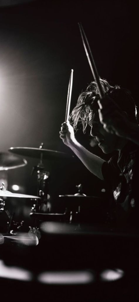 Drummer Aesthetic Male, Rock Bands Photography, Dj Aesthetic, Drums Wallpaper, Music Photoshoot, Band Photoshoot, Musician Photography, Live Music Photography, Jam Session