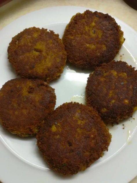 Shami Kabab is one of my favorite recipes its old version original real Shami kabab Recipe Pakistani Shami kabab is a form of meat kababs that style in India and Pakistan neighboring countries Shami Kabab Recipe, Shami Kabab, Best Indian Recipes, Kabab Recipe, Kebab Recipe, Veg Snacks, Using A Pressure Cooker, Dal Recipe, Kebab Recipes