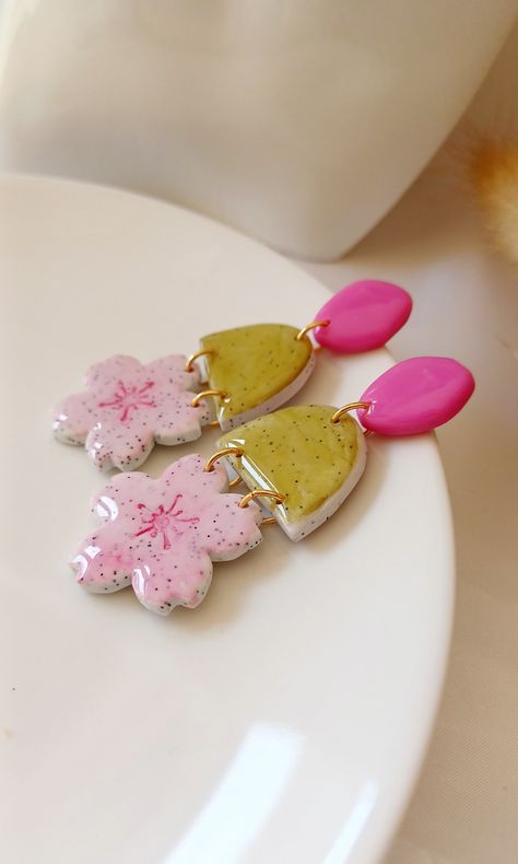 Earrings Photoshoot Ideas At Home, Boho Jewelry Diy, Etsy Shop Branding, Fimo Jewelry, Polymer Clay Flower Jewelry, Diy Earrings Polymer Clay, Polymer Clay Jewelry Tutorials, Porcelain Earrings, Metalsmithing Jewelry