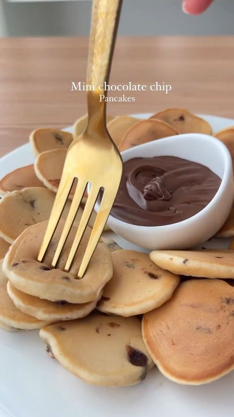 Aesthetic King, King Aesthetic, Resipi Kek, Chocolate Chip Pancakes, Sweet Dishes Recipes, Fall Dessert Recipes, Easy Baking Recipes Desserts, Easy Snack Recipes, Tasty Baking