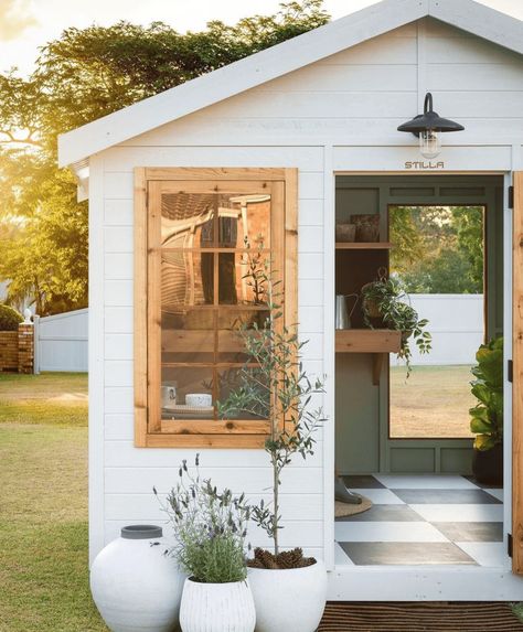 INCLUDE PLANTER POTS White Garden Shed, Shed Exterior Ideas, White Shed, Sheds Ideas Backyard, Farmhouse Sheds, Cedar Shed, Shed Landscaping, Shed Makeover, Shed Office