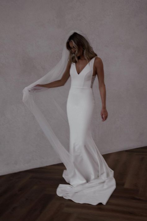 Wedding Dress Low Back, Beautiful Beach Wedding, Long Veil, Sophisticated Bride, Elegant Wedding Dress, White Wedding Dresses, Wedding Dress Styles, Beach Wedding Dress, Bridal Boutique