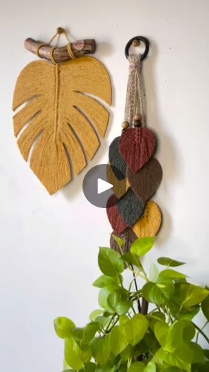 Diy Leaf Macrame, Macrame Leaf Tutorial, Diy Wall Hanging Yarn, Maker Studio, Macrame Leaf, Diy Leaves, Feeling Inspired, Wall Hanging Diy, Diy Wall