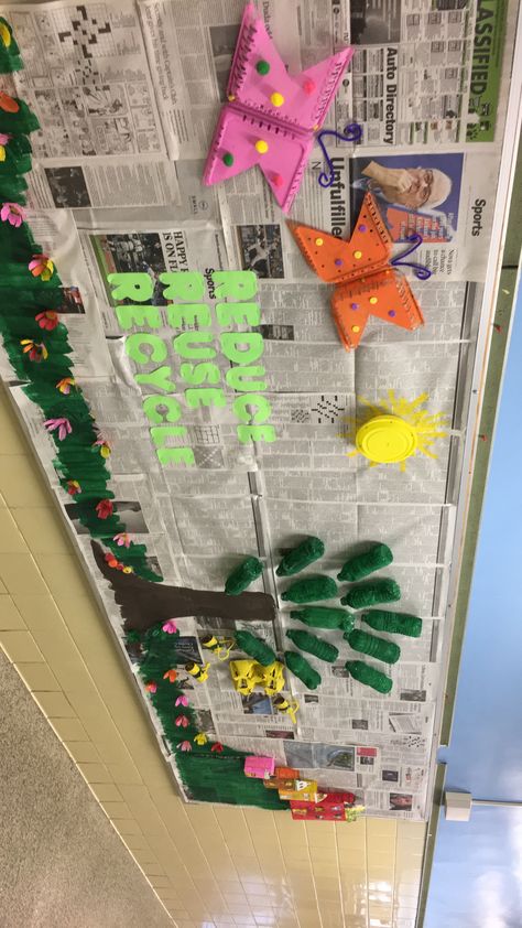 Recycling Bulletin Board Ideas, Reduce Reuse Recycle Bulletin Board Ideas, Earth Day Display Board, Earth Day Window Display, Earth Day Classroom Door Ideas, Recycling Bulletin Boards Preschool, Earth Day Decorations Classroom, Environment Day Decoration Ideas, Earth Day Bulletin Board Ideas Preschool