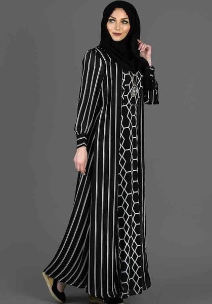 Designer Black and white Striped #Abaya at Haiqah!! Visit: https://www.haiqah.co.uk/products/black-and-white-striped-abaya?variant=20265937863 Striped Abaya, Latest Abaya Designs, Elegant Hijab, Abaya Designs Latest, Modern Abaya, Short Kaftan, Products Ideas, Best Dress, Uk Products