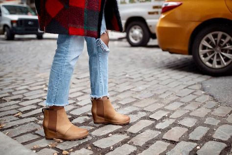 Jeans With Sorel Wedges, Styling Sorel Wedge Boots, Sorel Evie Boots Outfit, How To Style Sorel Boots, Sorel Wedge Boots Outfit, Wedge Boot Outfit, Sorel Boots Outfit, Sorel Chelsea Boot, Wedge Boots Outfit