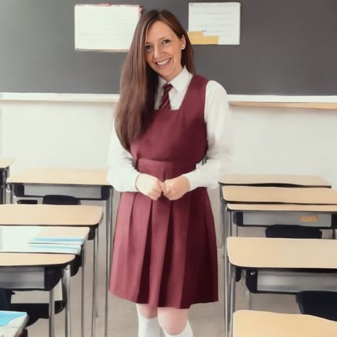 https://flic.kr/p/2pdCWLr | Gymslip School Uniform | Happy to be on her last day of school before going off to university Vintage School Uniform, Nice Pleated Skirt, Vintage School, Last Day Of School, Last Day, Pleated Skirt, University