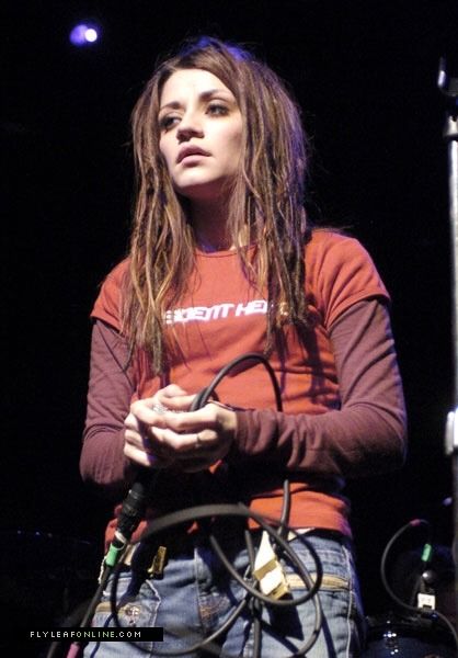 bLoG DedICaTed tO lAte 90’s-2000's gOTh/PuNK — Lacey Sturm of Flyleaf Lacey Sturm, Kristen May, 2000s Goth, Rock Princess, Soft Eyes, Women Of Rock, Goth Punk, Blue Life, Life Inspiration