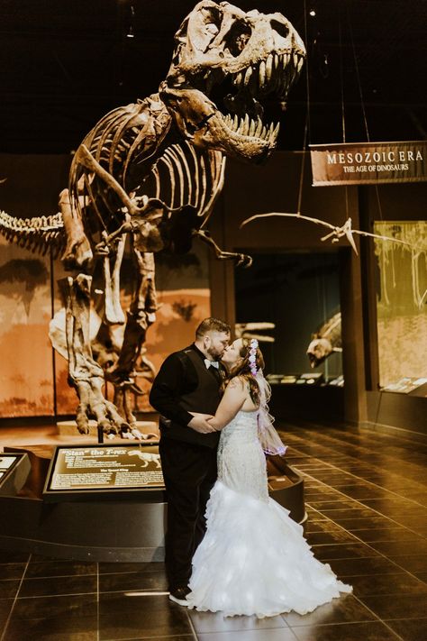 Tellus Science Museum wedding Simple Colorful Wedding Dress, Dinosaur Theme Wedding, Dinosaur Museum Wedding, Science Museum Wedding, Dinosaur Wedding Theme, Dino Wedding, Natural History Museum Wedding, Museum Weddings, Dinosaur Wedding