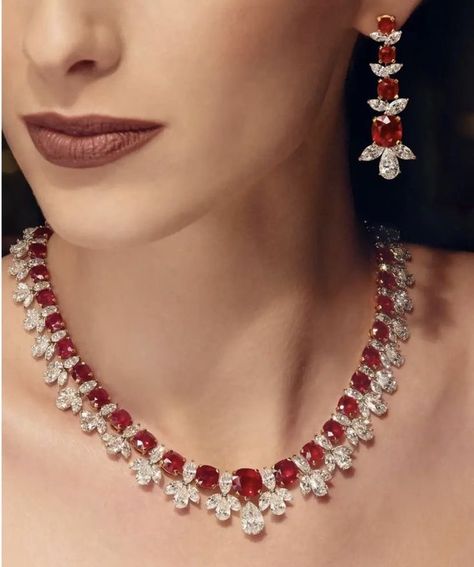 Fall Wigs, Ruby Necklace Designs, Ruby Diamond Necklace, Ruby Jewelry Necklaces, Western Necklace, Ruby Jewellery, Ruby And Diamond Necklace, Burmese Ruby, Royal Clothing