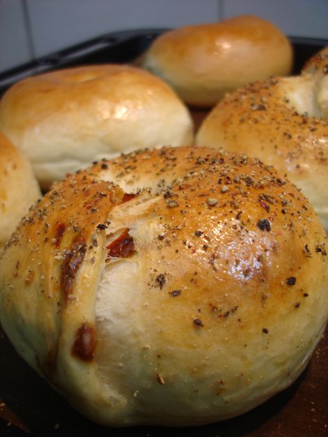 Sun Dried Tomato Bagel Recipe, Cinnamon Raisin Bagel, Bagel Recipe, Cinnamon Raisin, Tomato Basil, Sun Dried, Sun Dried Tomato, Different Recipes, Hamburger Bun