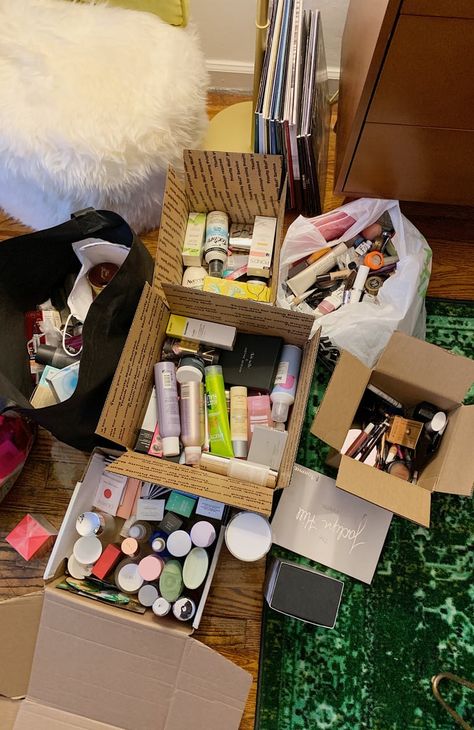 Beauty Decluttering: A Beauty Editor's Tips Bubble Baths, The Last Drop, Popsugar Beauty, Shipping Boxes, House Cleaning Tips, I Feel Good, Old Ones, Popsugar, Helpful Tips