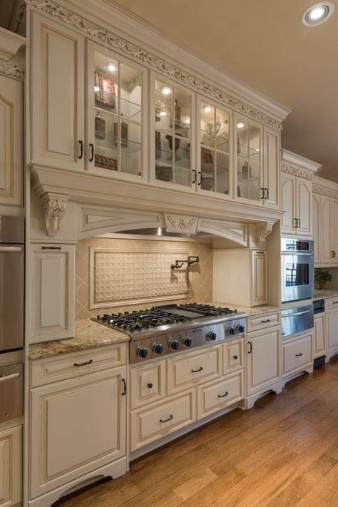 Most Beautiful Kitchens Classic, Epic Kitchen Design, Fancy Kitchen Cabinets, New Classic Kitchen Design, Cabinet Kitchen Design, Tuscan Kitchen Design, Antique White Kitchen, Kitchen Planning, Country Kitchen Designs