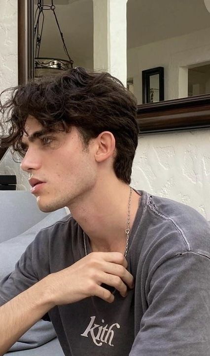 Dean Holder, Middle Part Hairstyles Men, Middle Part Haircut, Mens Wavy Haircuts, Middle Part Curly Hair, Brown Hair Male, Middle Length Hair, Mens Haircuts Straight Hair, Brown Hair Men