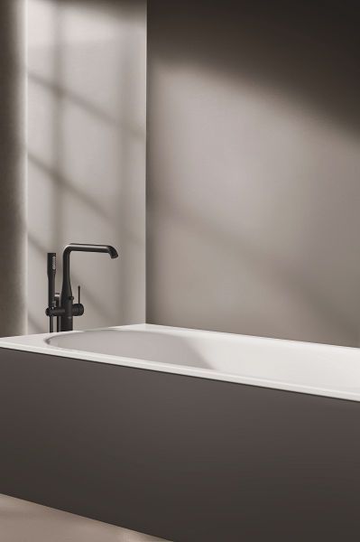 Make a bold statement with the GROHE Essence floor-mounted bath mixer set in Phantom Black (25248KF1). Its elegant design is the perfect blend of form and function, offering a minimalist look that enhances any modern bathroom. The matte black finish adds a touch of luxury, creating a stunning contrast against light surfaces. Whether you're going for a cozy bathroom aesthetic or a sleek, contemporary space, this faucet brings sophistication and simplicity to your luxury bathroom. Cozy Bathroom Aesthetic, Grohe Bathroom, Black Faucets, Minimalist Background, Contemporary Bathtubs, Modern Luxury Bathroom, Matte Black Faucet, Cozy Bathroom, Bathtub Design