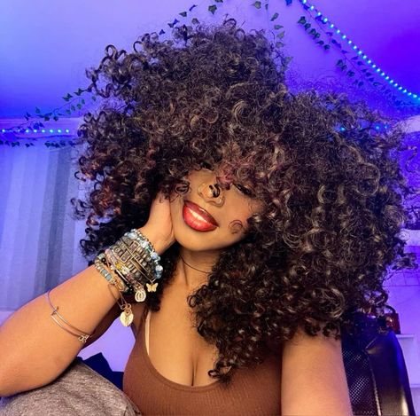 Ethiopian girl🇪🇹 #habesha #ethiopian #ethiopia #y2k #ethereal #habeshabeauty #ethiopianbeauty #aesthetic For Instagram Post, Dyed Curly Hair, Character Profiles, Makeup For Black Skin, Birthday Hair, Cute Food Drawings, Food Drawings, Slick Hairstyles, Cute Pfp