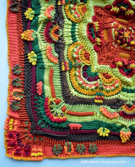 Bordado de mandalas Karoo Crochet Blanket, Crochet Squares Afghan, Crochet Mandala Pattern, Crochet Blocks, Freeform Crochet, Crochet Mandala, Crochet Square Patterns, Crochet Square, Crochet Flower Patterns